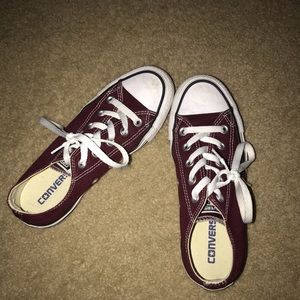 Maroon converse